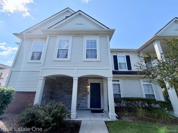 7211 Addington Drive, Commerce Township, Mi 48390