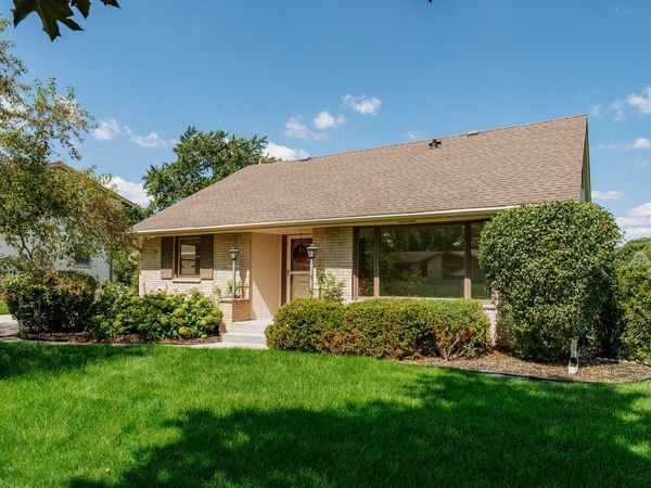 12720 W Eden TRAIL, New Berlin, WI 53151