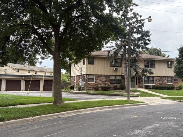 4276 S 14th STREET, Milwaukee, WI 53221