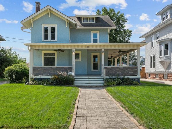 411 E Prospect Street , Kewanee, IL 61443