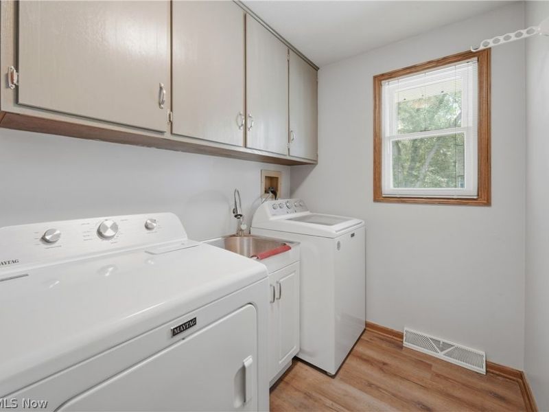 1633 Bennington Circle SW, North Canton, OH 44709 Photo 14