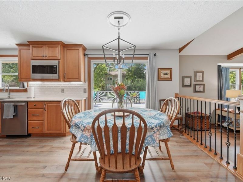 1633 Bennington Circle SW, North Canton, OH 44709 Photo 4