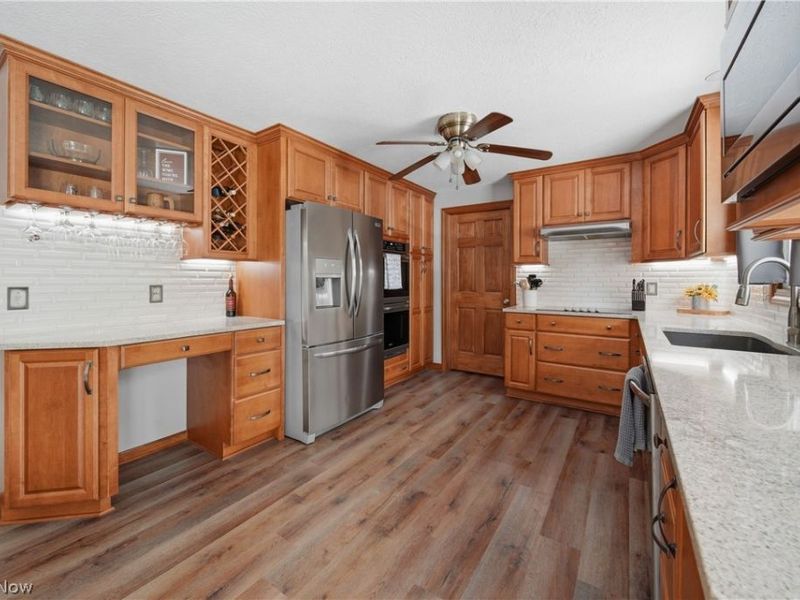 1633 Bennington Circle SW, North Canton, OH 44709 Photo 5