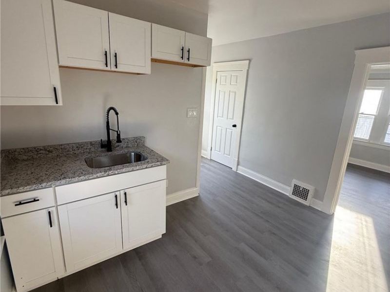2215 Hood Avenue, Cleveland, OH 44109 Photo 10