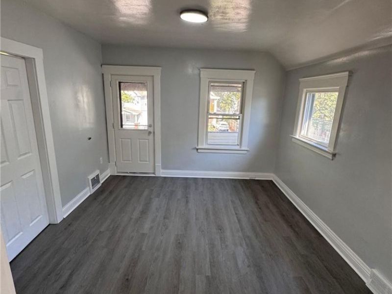 2215 Hood Avenue, Cleveland, OH 44109 Photo 18