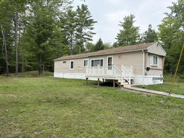 1018 Mullen Road , Stetson, ME 04488