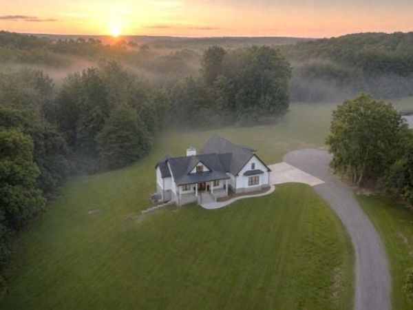 190 Jordan Cm Road , Bon Aqua, TN 37025