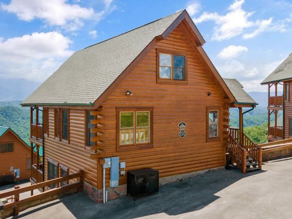 2326 Top Of The World Drive , Sevierville, TN 37876