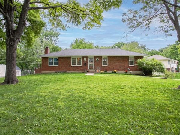 6443 Larsen Lane, Shawnee, KS 66203