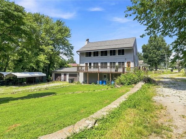 1322 S Kings Highway, Independence, MO 64055