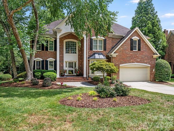 213 Summermore Drive, Charlotte, NC 28270