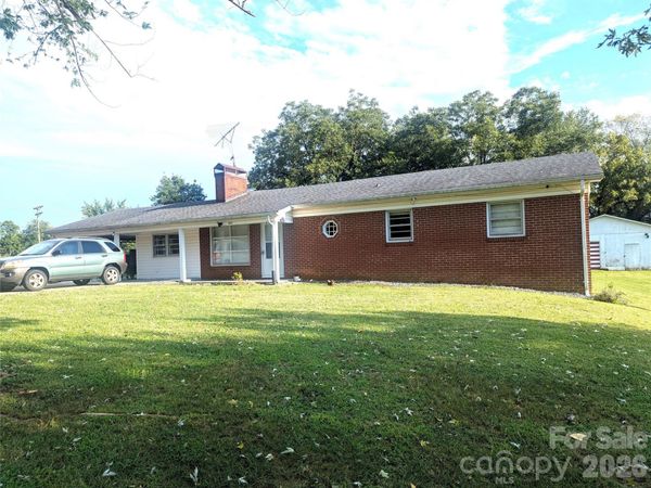 605 Lincoln Lane, Lenoir, NC 28645
