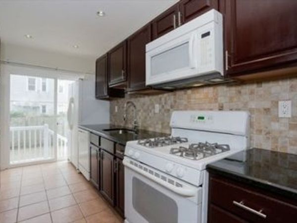 304 Davis St, Unit 1, New Bedford, MA 02746