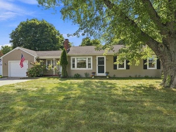 26 Middle Street, Attleboro, MA 02703