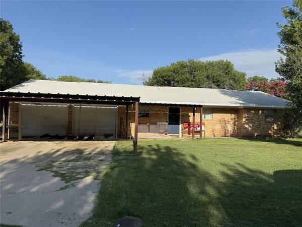 108 Vicksburg Drive, Comanche, TX 76442