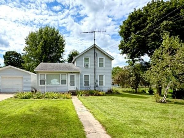 305 S Main Street, Pardeeville, WI 53954