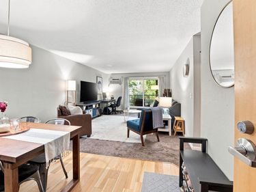 3155 Coachman Road, Unit 381, Eagan, MN 55121