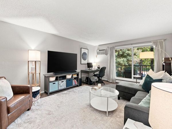 3155 Coachman Road, Unit 381, Eagan, MN 55121