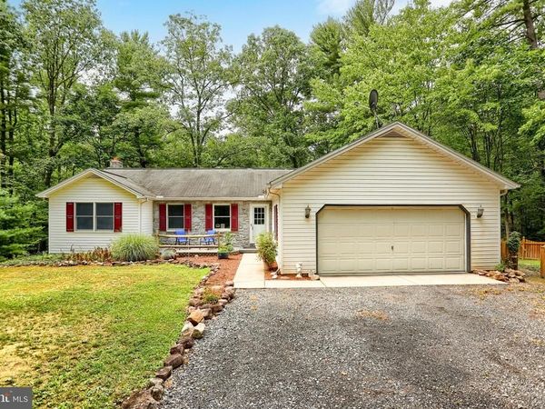 55 HORSESHOE ROAD , CARLISLE, PA 17015