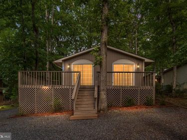 207 CREEKSIDE DRIVE, LOCUST GROVE, VA 22508