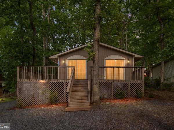 207 CREEKSIDE DRIVE, LOCUST GROVE, VA 22508
