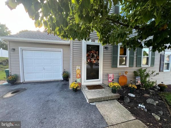 202 S 4TH STREET, WOMELSDORF, PA 19567