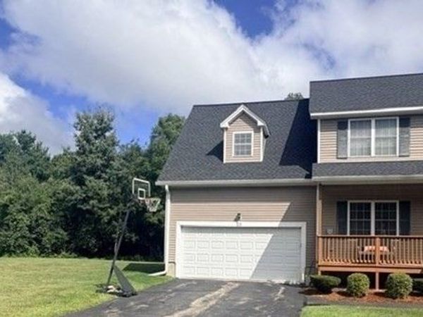 25 Oakes Cir, Unit 25, Millbury, MA 01527