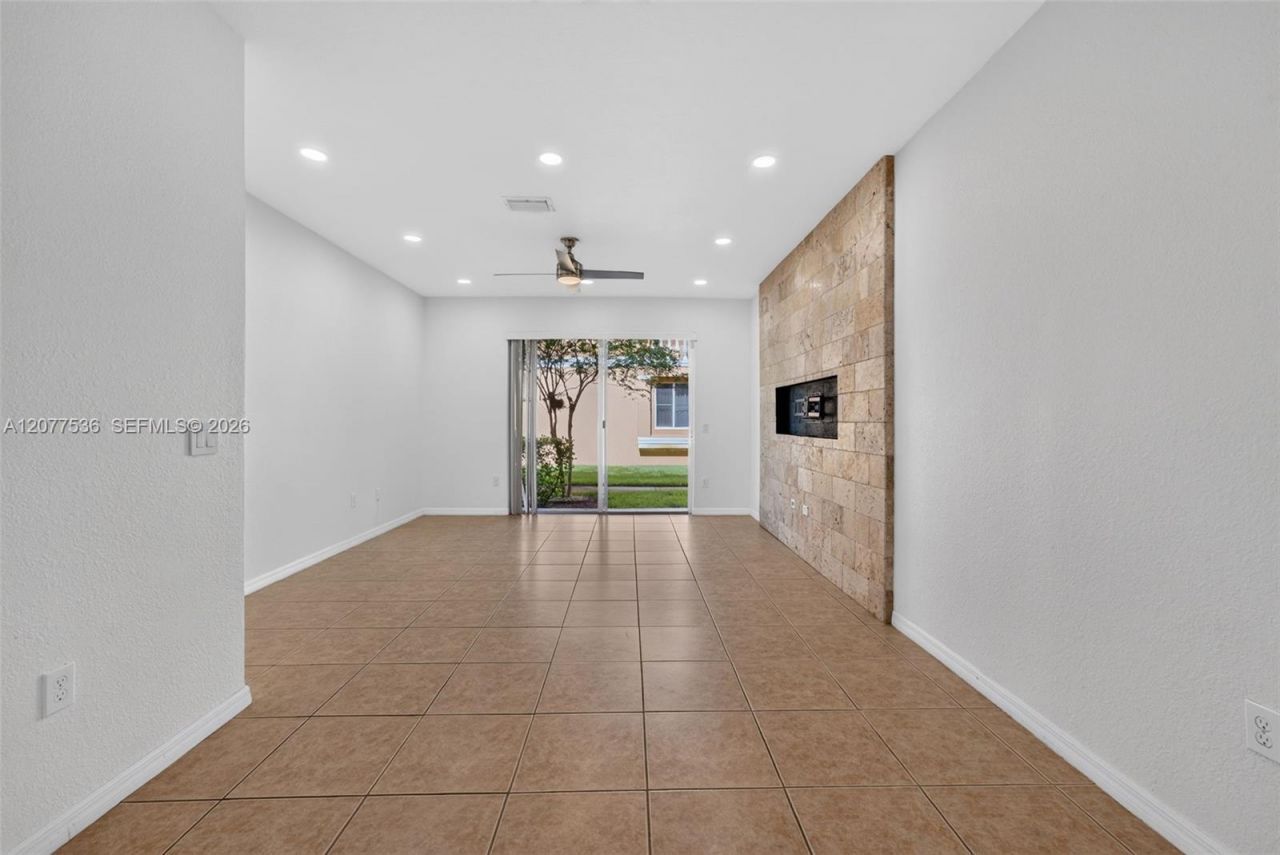 1820 SW 89th Ter , Miramar, FL 33025 Photo