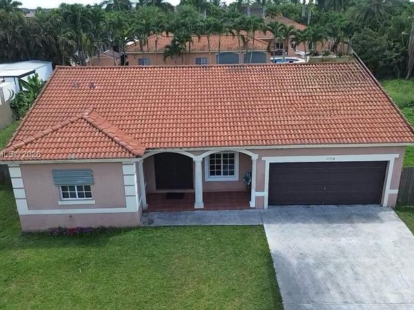 12998 SW 219th Ter , Miami, FL 33170