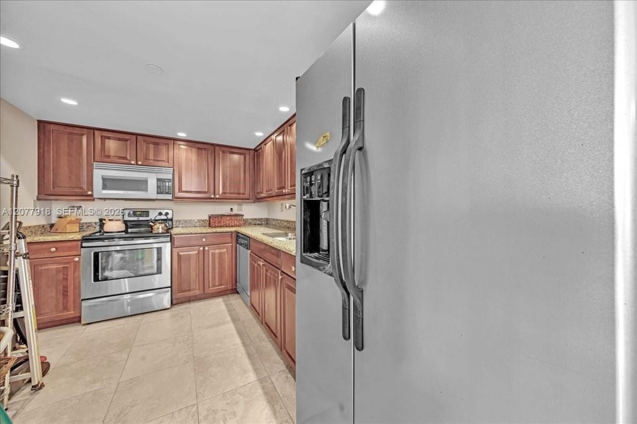 17600 N Bay Rd , Unit N503, Sunny Isles Beach, FL 33160 Photo