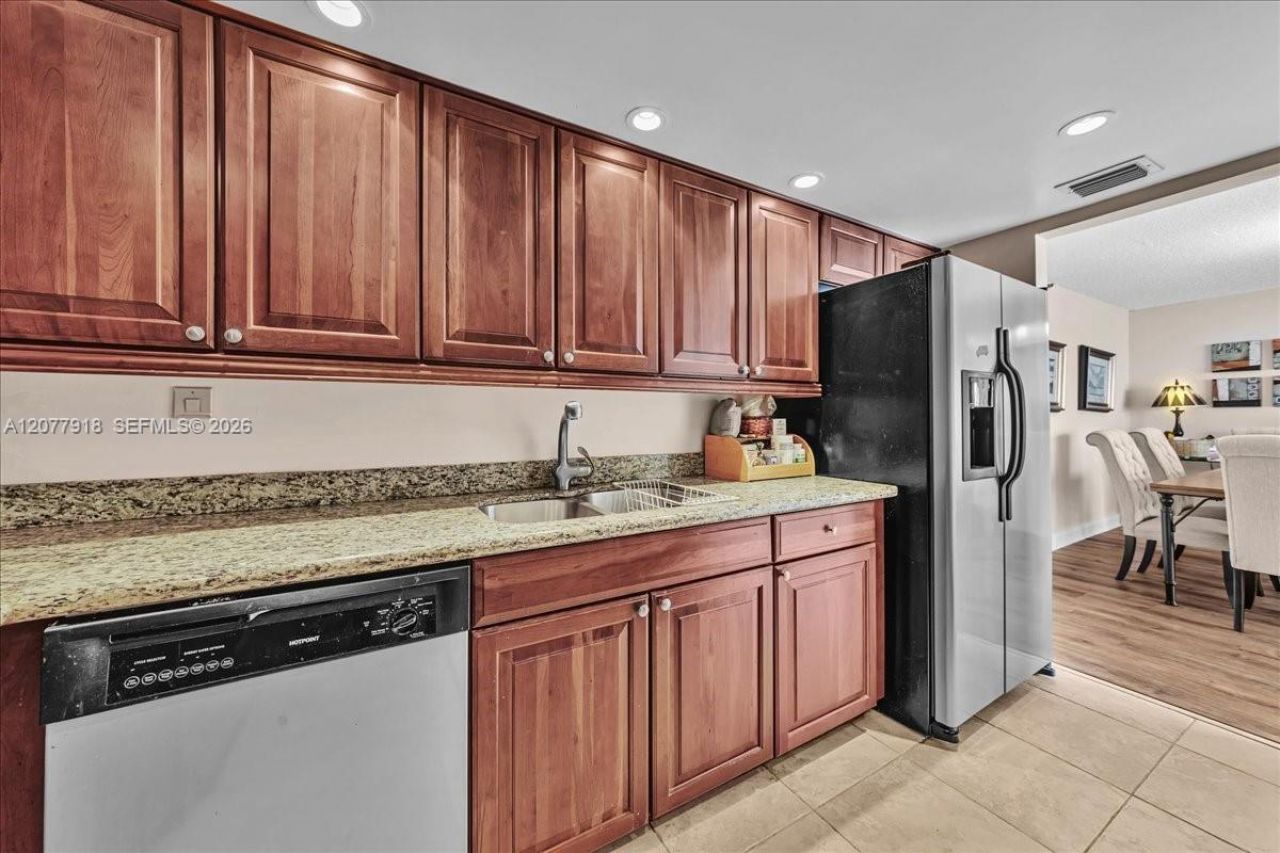 17600 N Bay Rd , Unit N503, Sunny Isles Beach, FL 33160 Photo