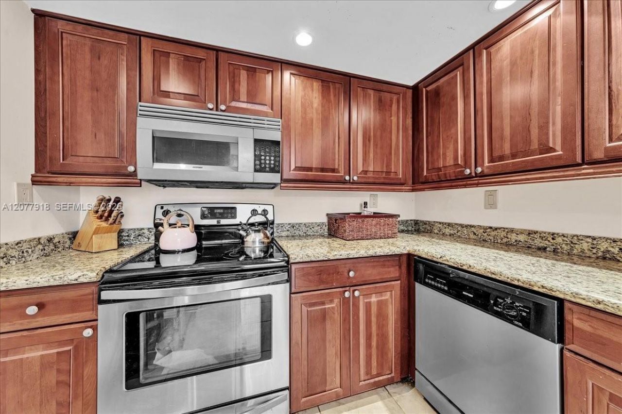 17600 N Bay Rd , Unit N503, Sunny Isles Beach, FL 33160 Photo