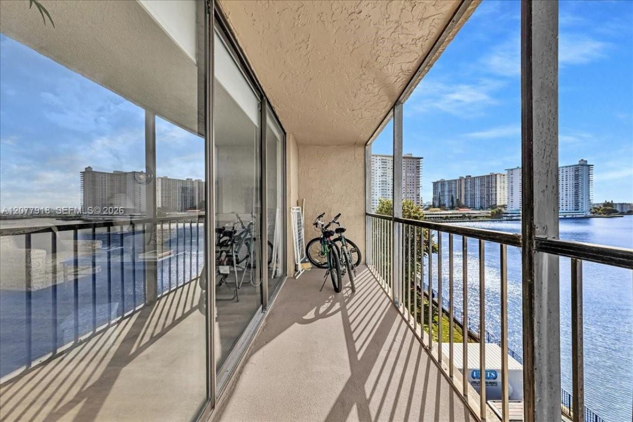 17600 N Bay Rd , Unit N503, Sunny Isles Beach, FL 33160 Photo