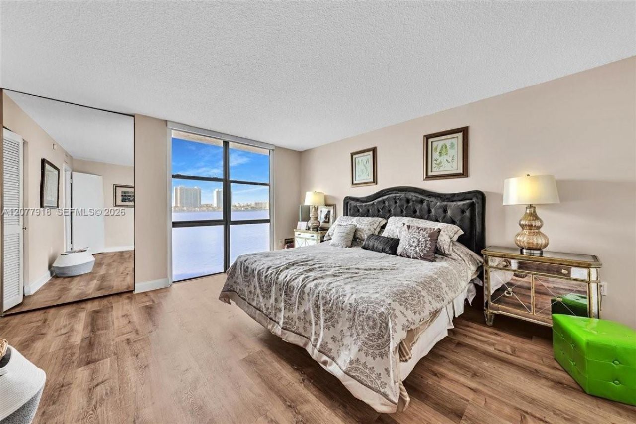 17600 N Bay Rd , Unit N503, Sunny Isles Beach, FL 33160 Photo