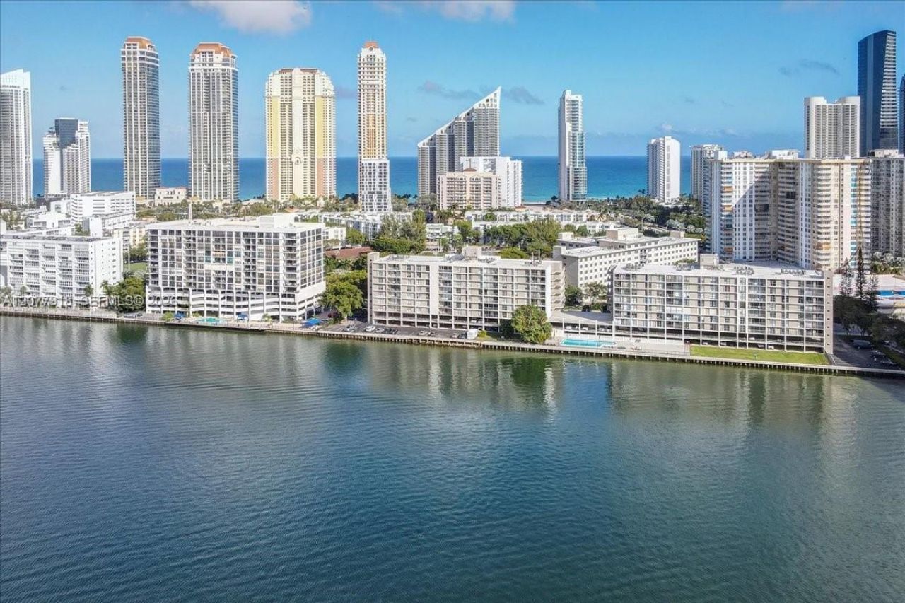 17600 N Bay Rd , Unit N503, Sunny Isles Beach, FL 33160 Photo