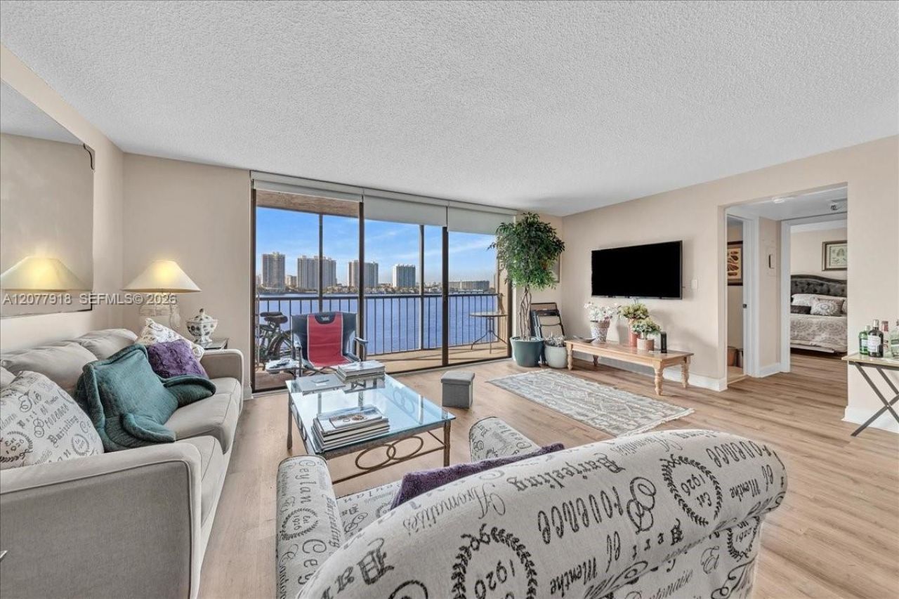 17600 N Bay Rd , Unit N503, Sunny Isles Beach, FL 33160 Photo