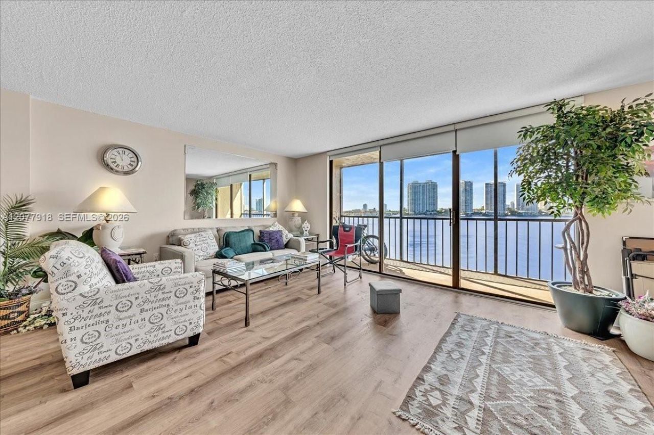 17600 N Bay Rd , Unit N503, Sunny Isles Beach, FL 33160 Photo