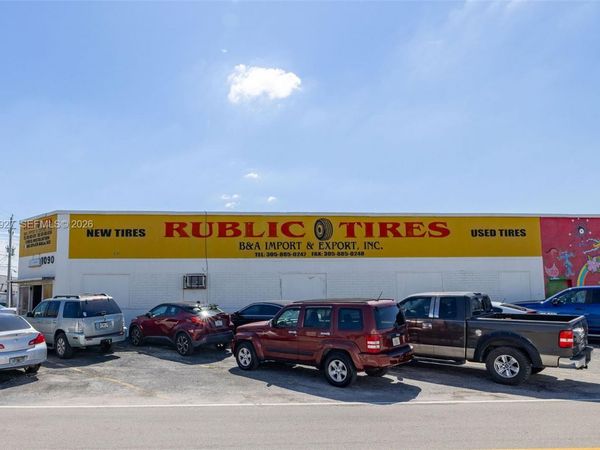 1090 E 15th St , Hialeah, FL 33010