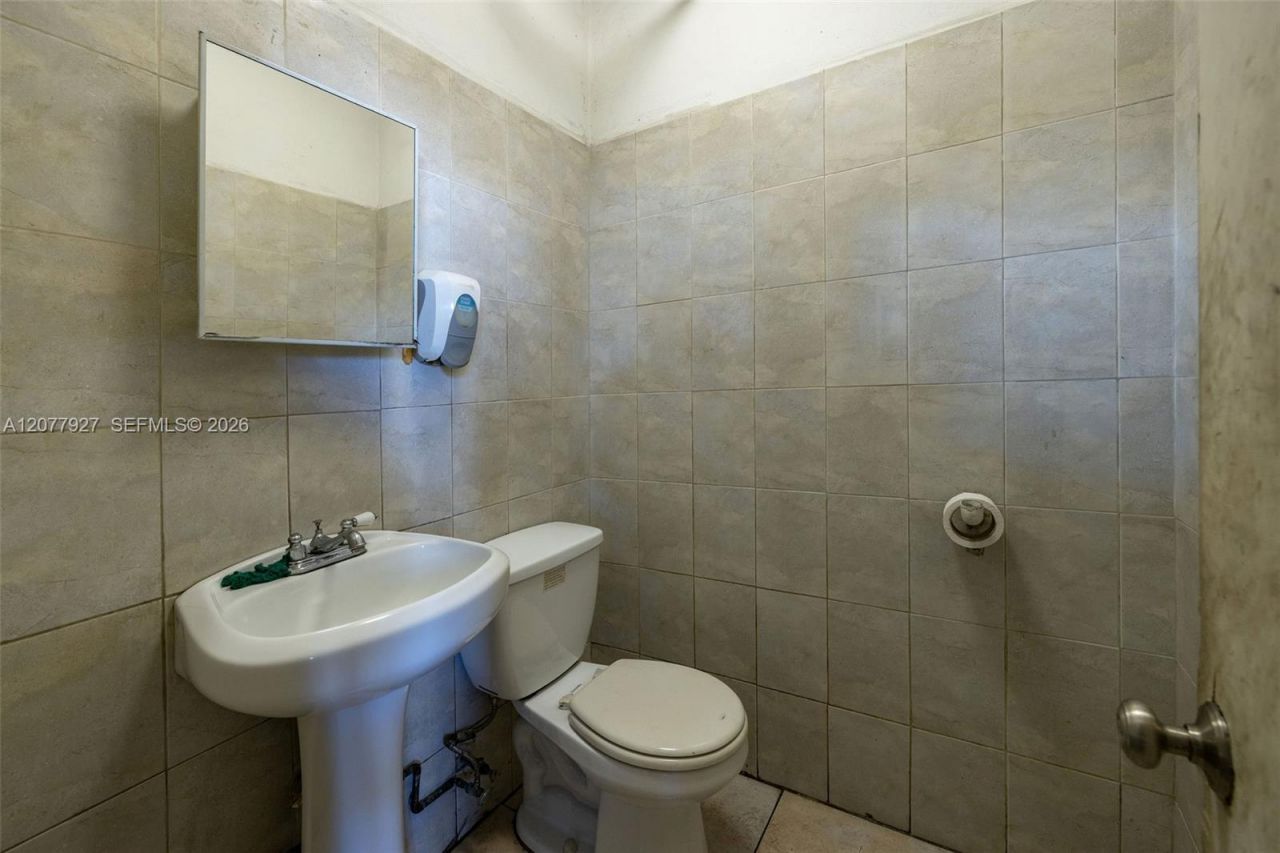 1090 E 15th St , Hialeah, FL 33010 Photo