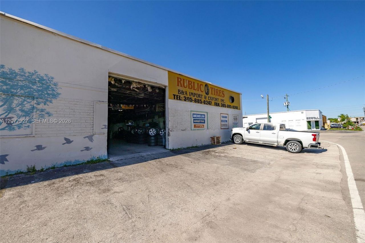 1090 E 15th St , Hialeah, FL 33010 Photo