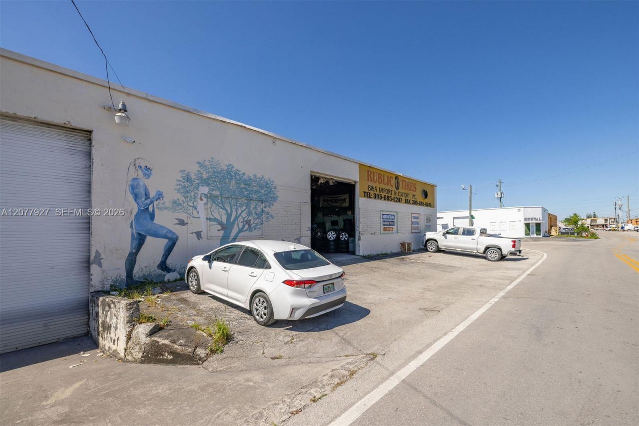 1090 E 15th St , Hialeah, FL 33010 Photo