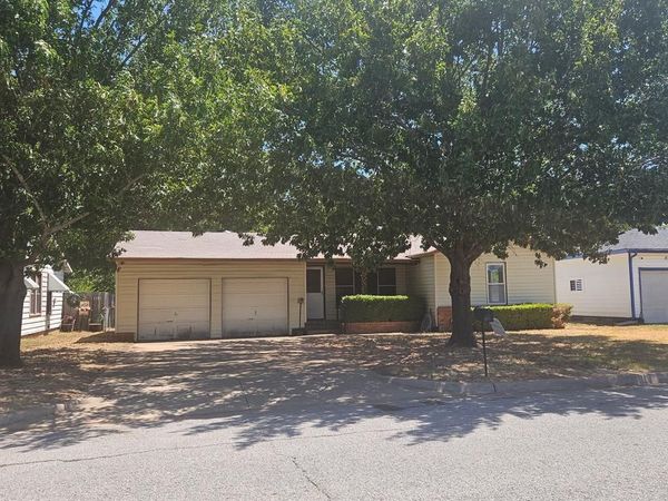 540 Harrison Lane , Hurst, TX 76053