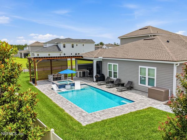 26 HILLENDALE Circle, St. Johns, FL 32259