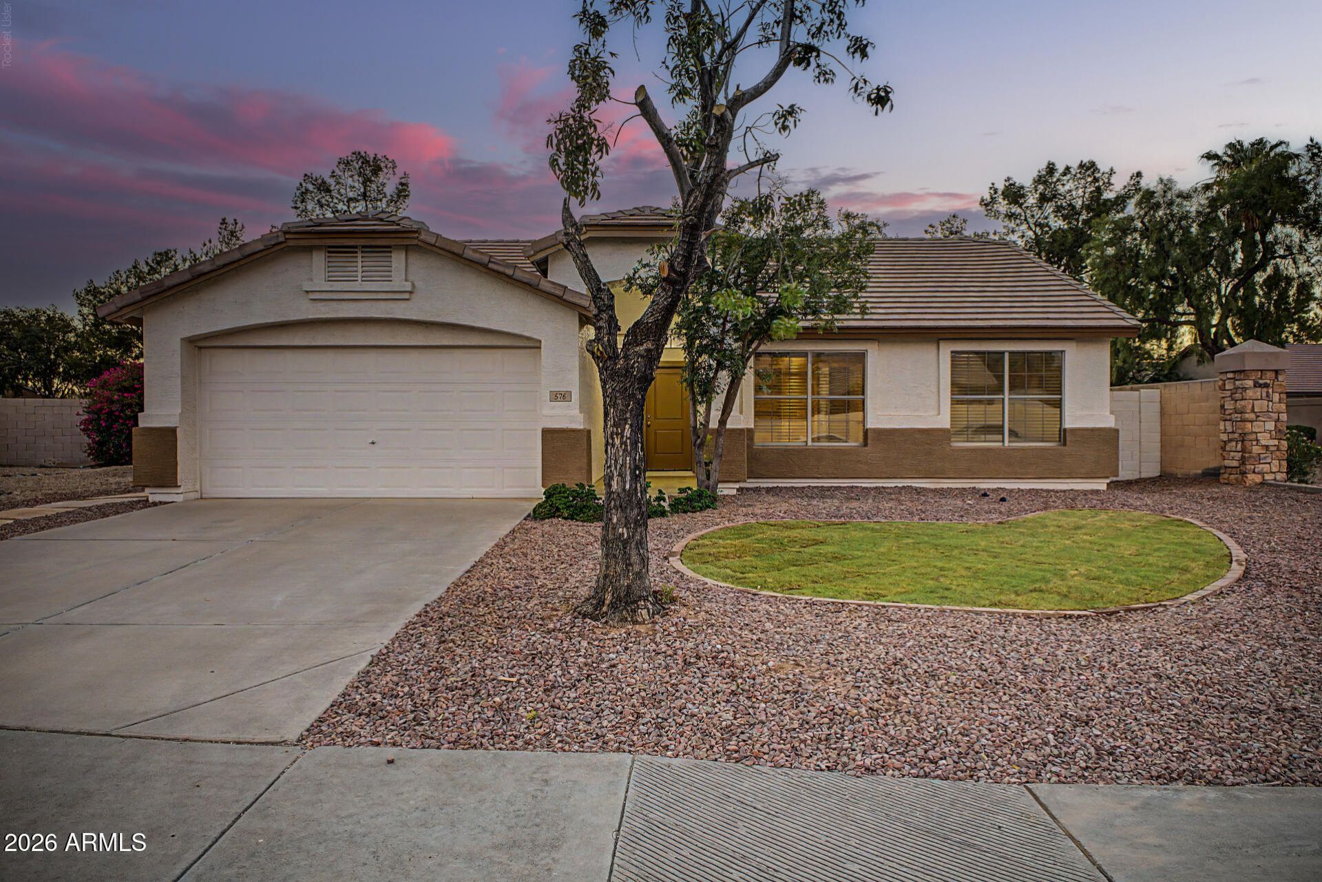 576 S Moorea Drive, Gilbert, AZ 85296 Main Photo