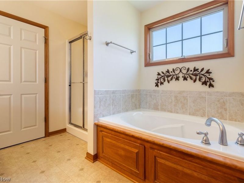 4946 Simsbury Circle NW, Massillon, OH 44646 Photo 19
