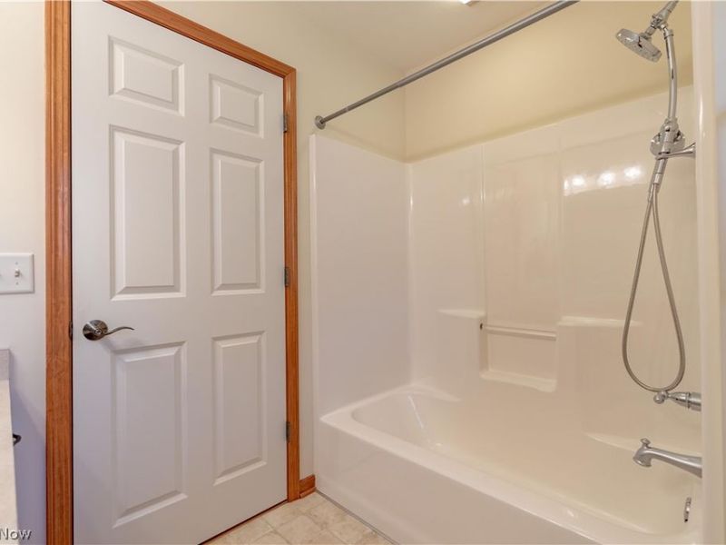 4946 Simsbury Circle NW, Massillon, OH 44646 Photo 22