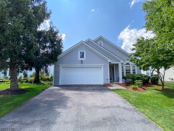 112 Kensington Cir, White, NJ 07823