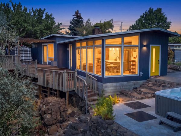 655 NW Canyon Drive, Redmond, OR 97756