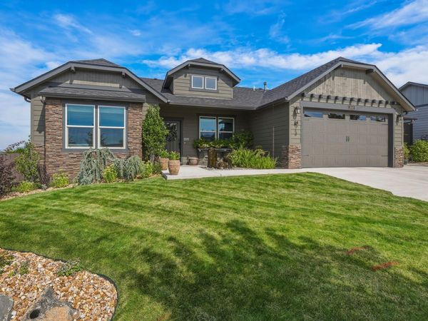 2440 SW 43rd Place, Redmond, OR 97756