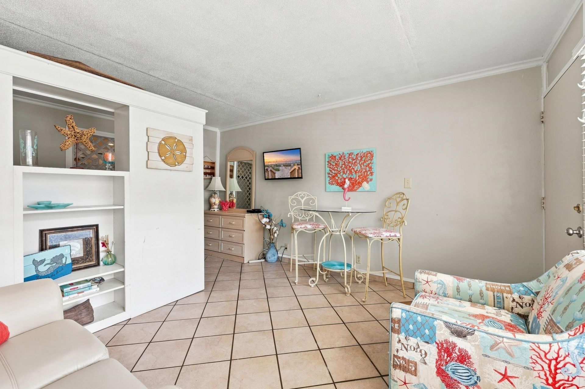 2202 S Perrin Dr. Photo 6